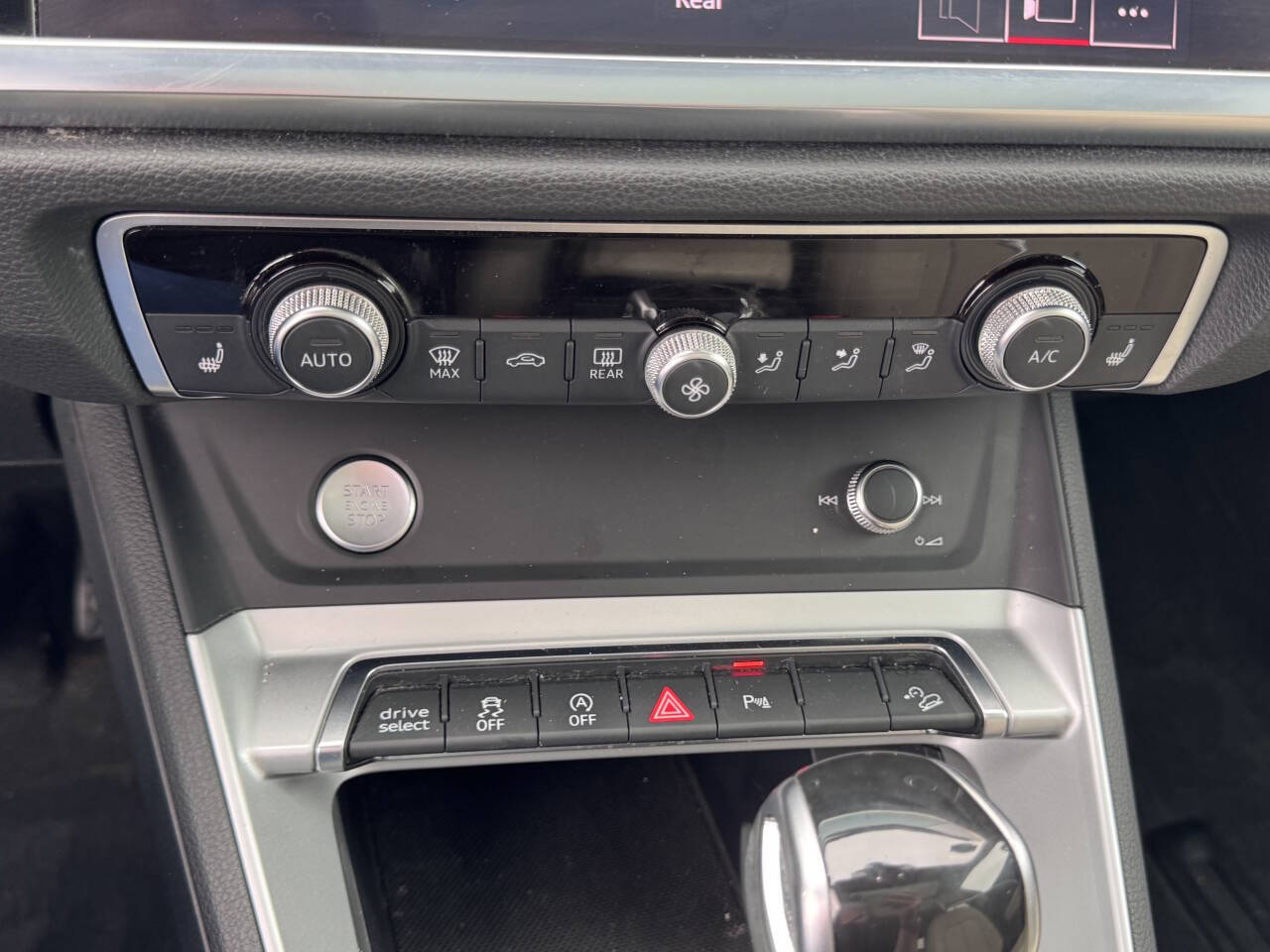 Vehicle image 16 of 34