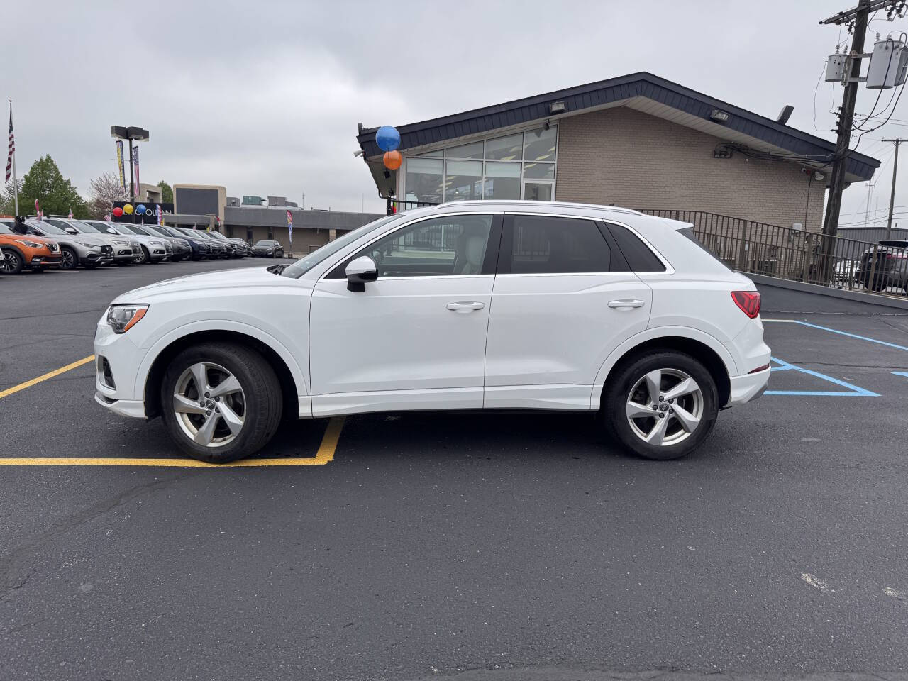 Vehicle image 6 of 34