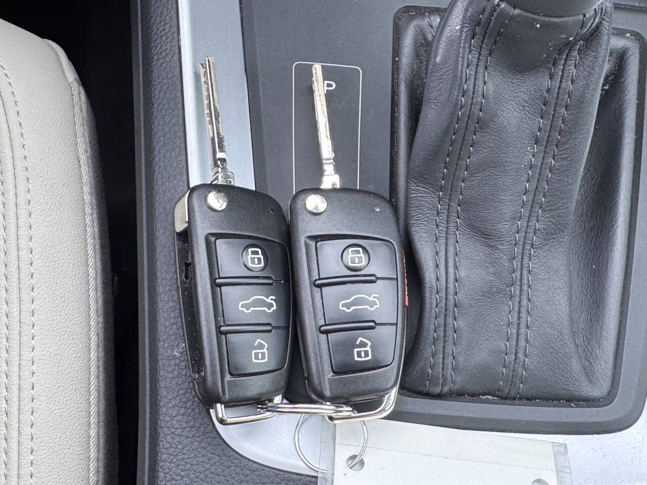 Vehicle image 17 of 34