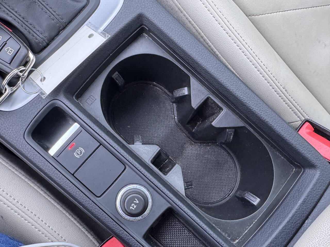 Vehicle image 18 of 34