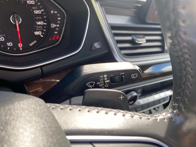 Vehicle image 31 of 35