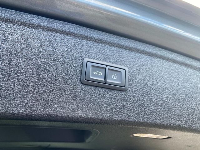 Vehicle image 34 of 35