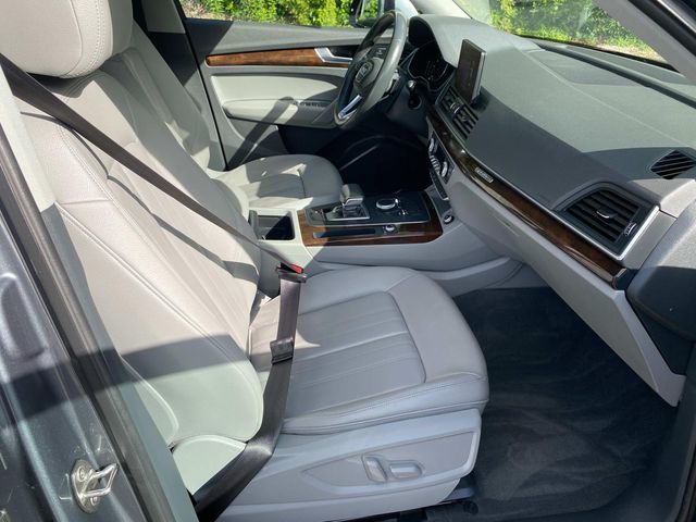 Vehicle image 16 of 35