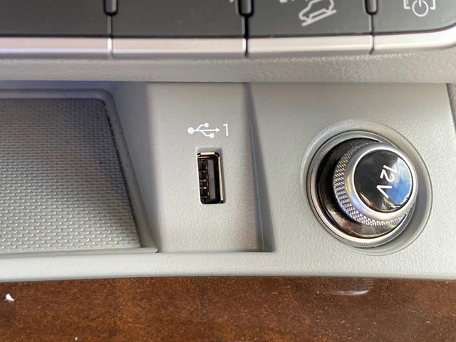 Vehicle image 32 of 35