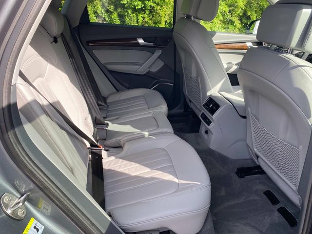 Vehicle image 15 of 35