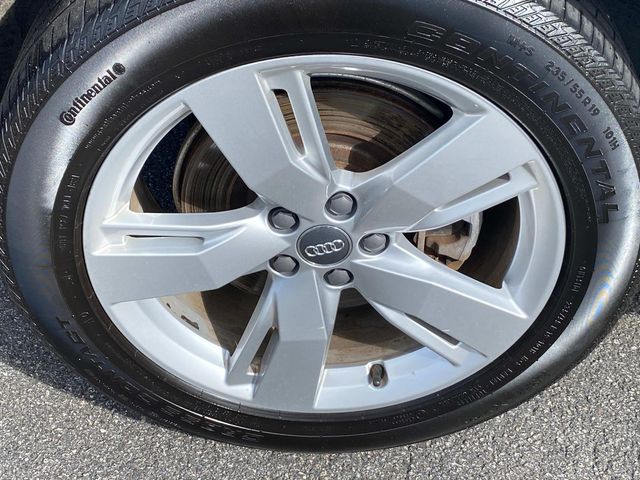 Vehicle image 11 of 35