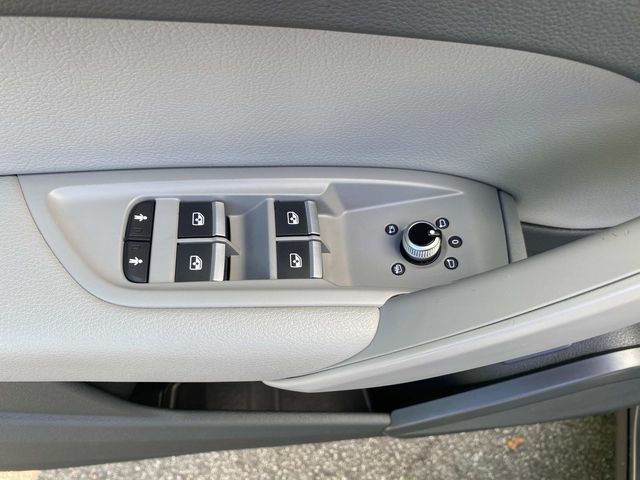 Vehicle image 26 of 35