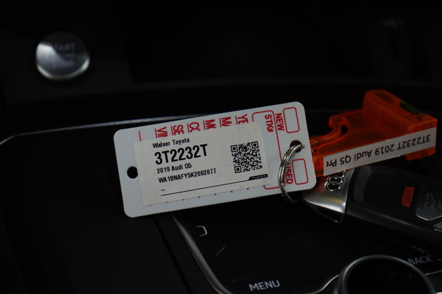 Vehicle image 28 of 30