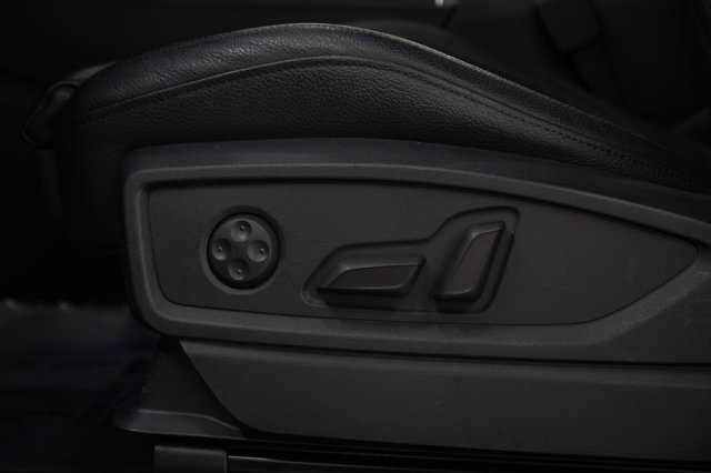 Vehicle image 22 of 30