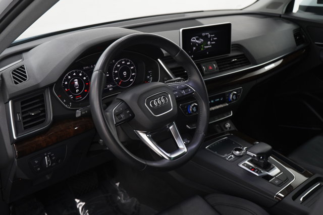 Vehicle image 23 of 30