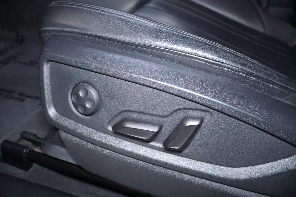 Vehicle image 43 of 44