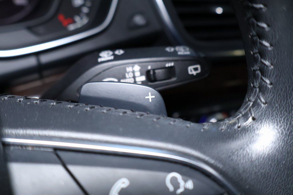 Vehicle image 40 of 44