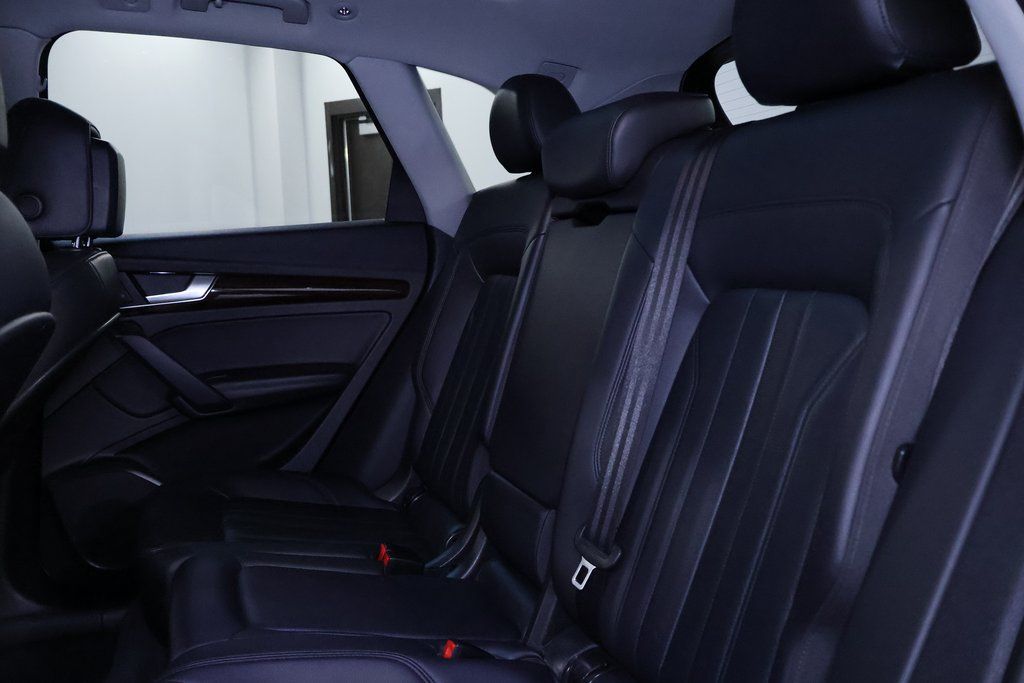 Vehicle image 12 of 44