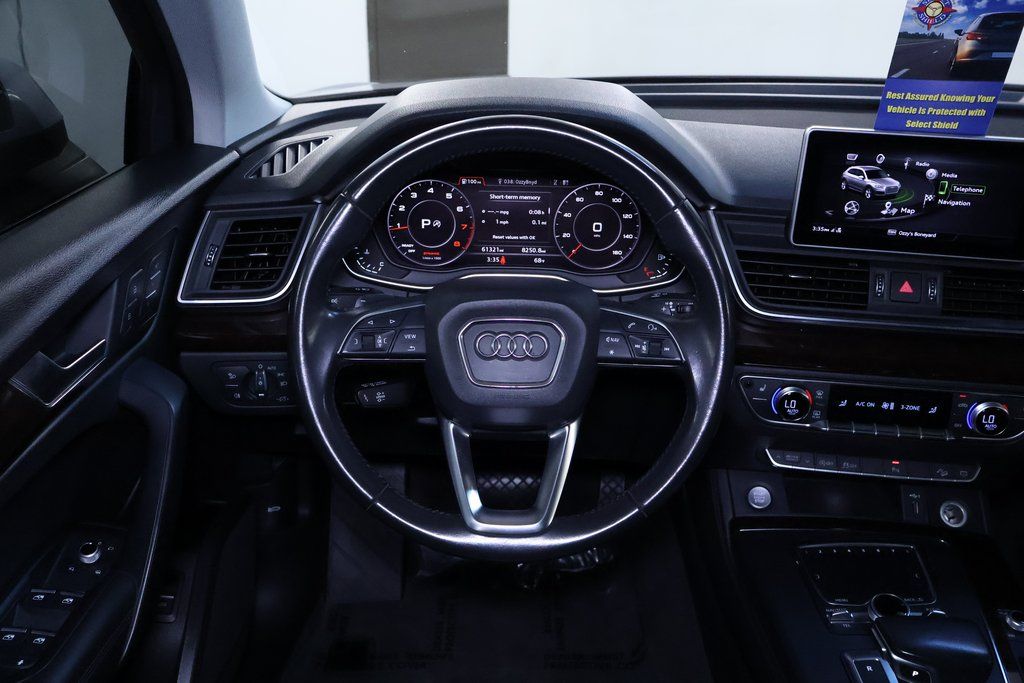Vehicle image 16 of 44