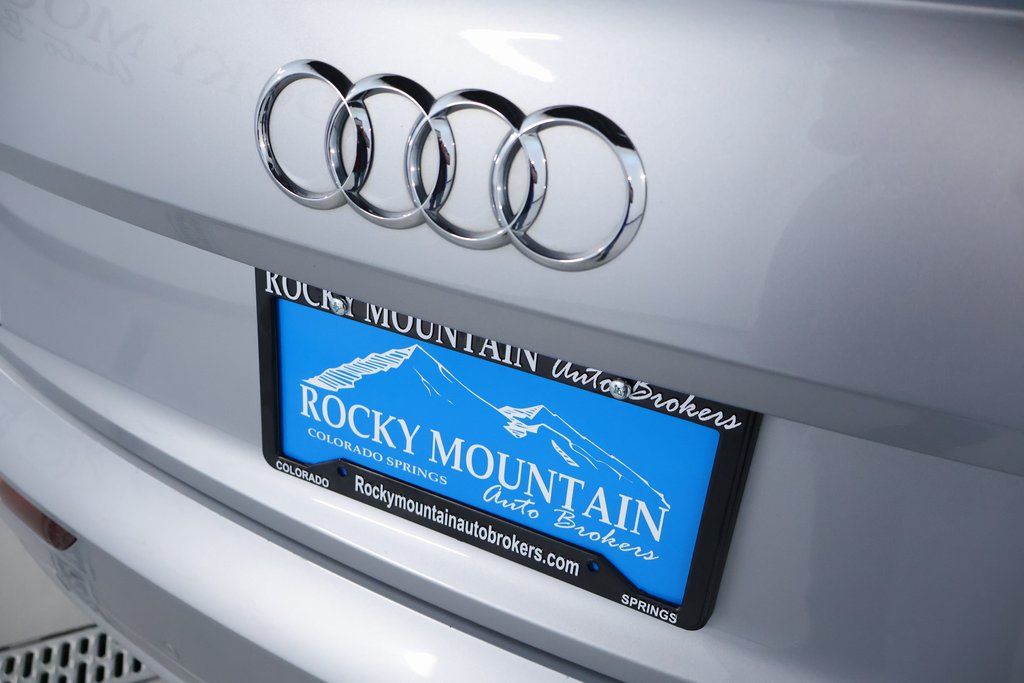 Vehicle image 31 of 44