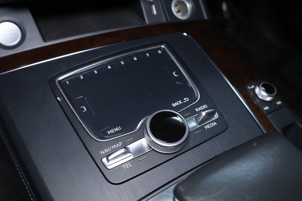 Vehicle image 24 of 44