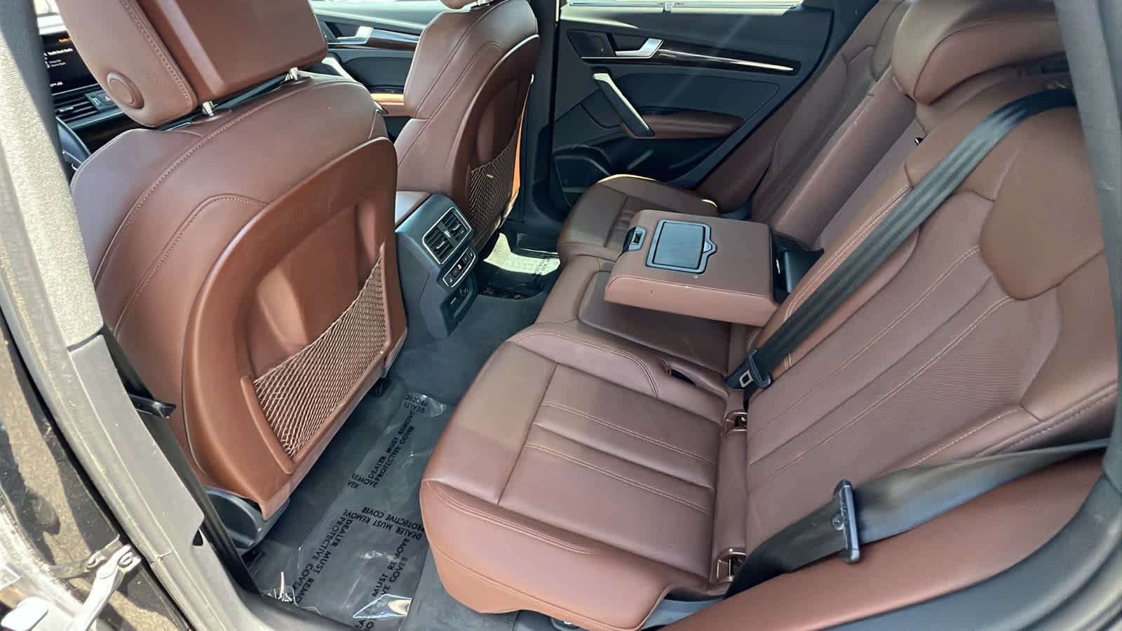 Vehicle image 24 of 31