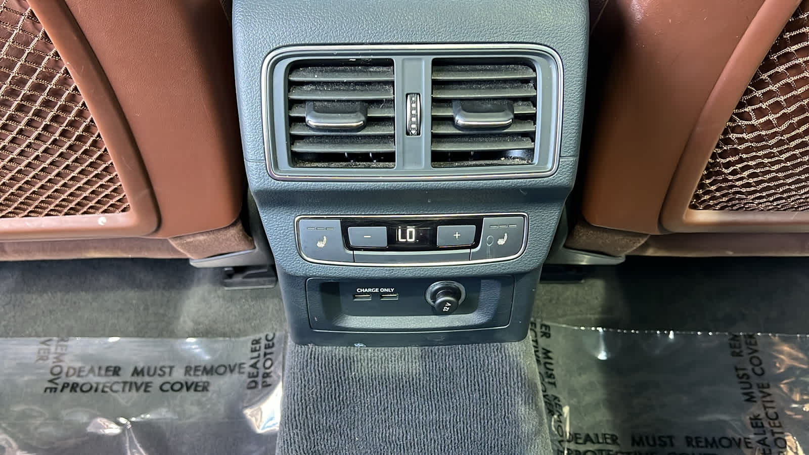 Vehicle image 25 of 31