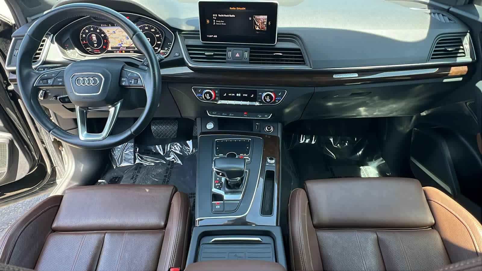 Vehicle image 26 of 31