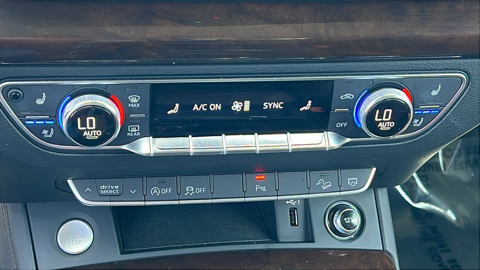 Vehicle image 14 of 31