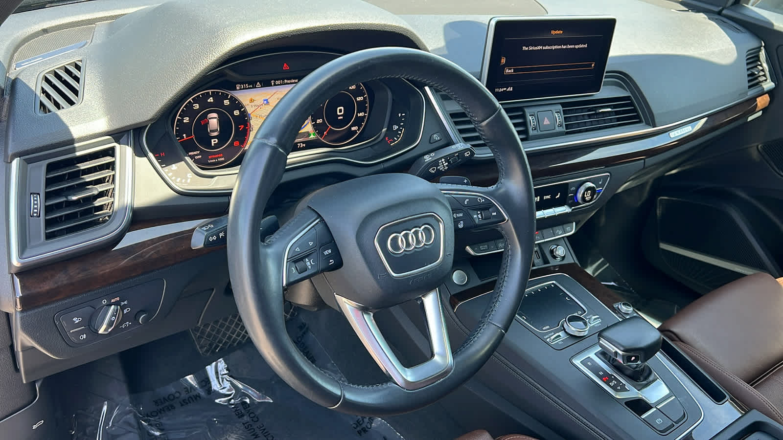 Vehicle image 10 of 31