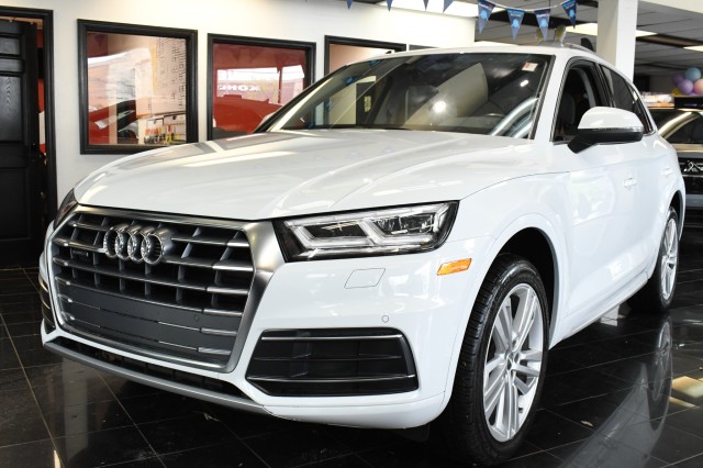 2019 Audi Q5 Premium Plus Image 1 of 45