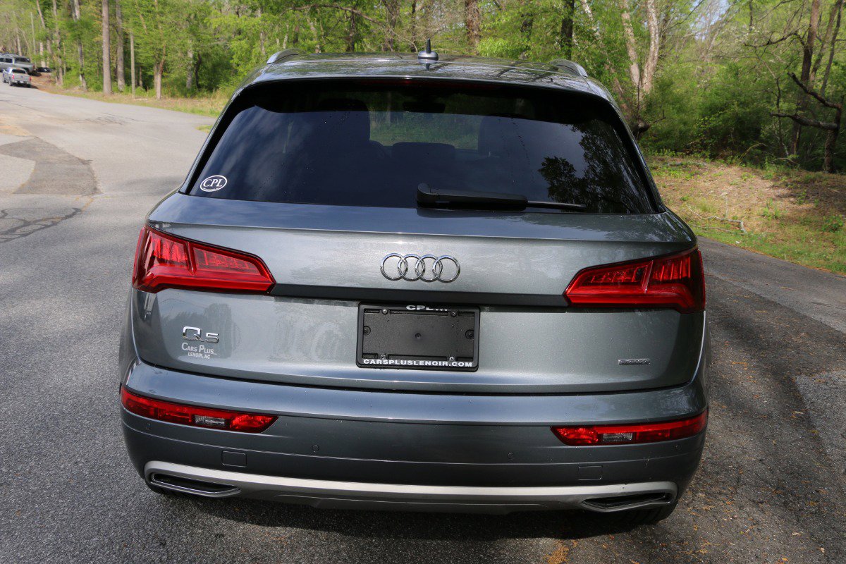 Vehicle image 5 of 32