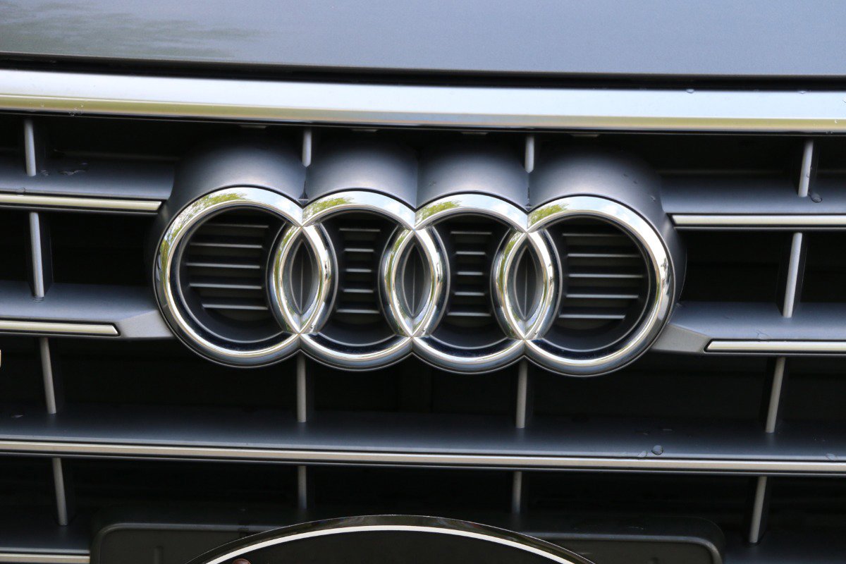 Vehicle image 12 of 32