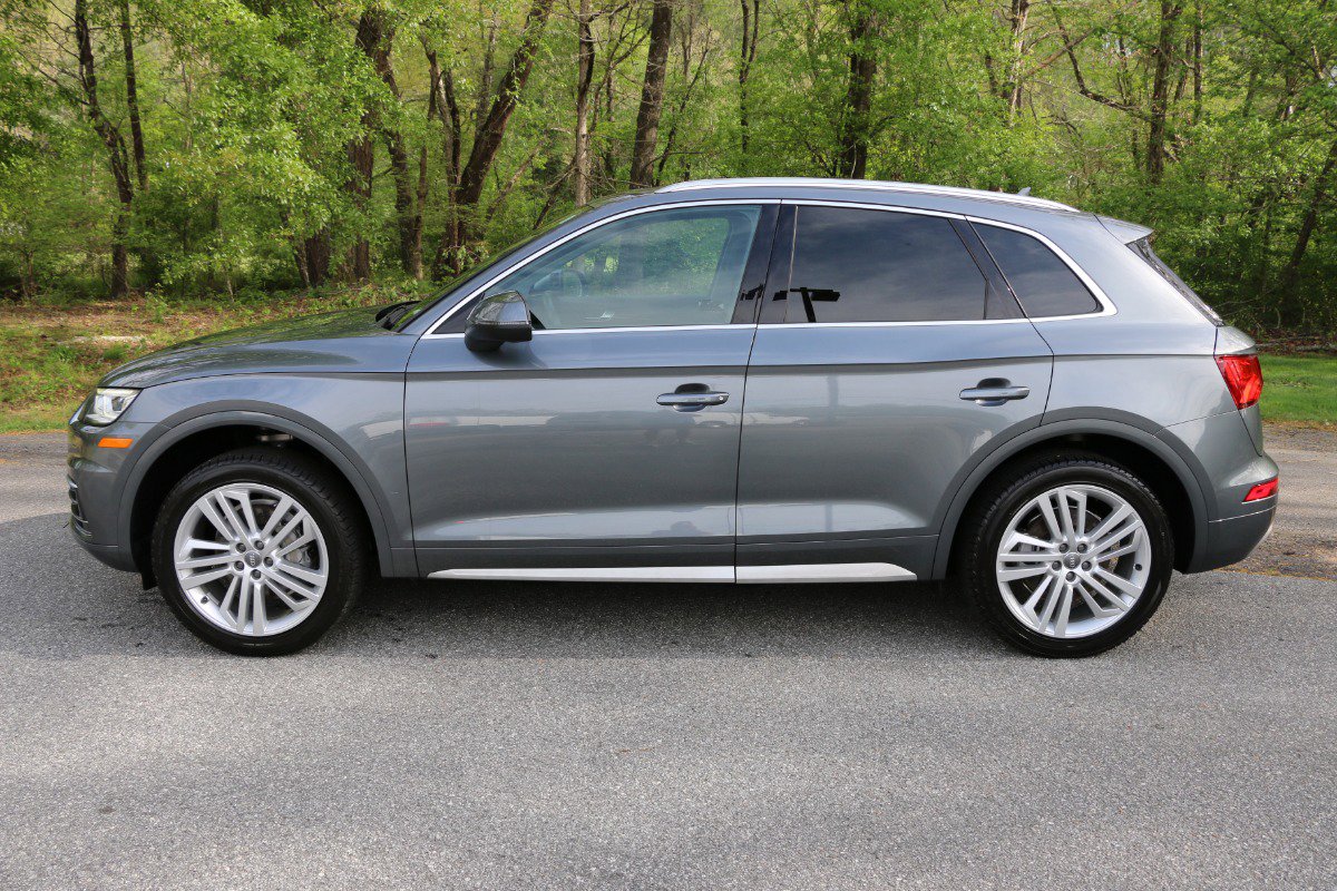 Vehicle image 7 of 32