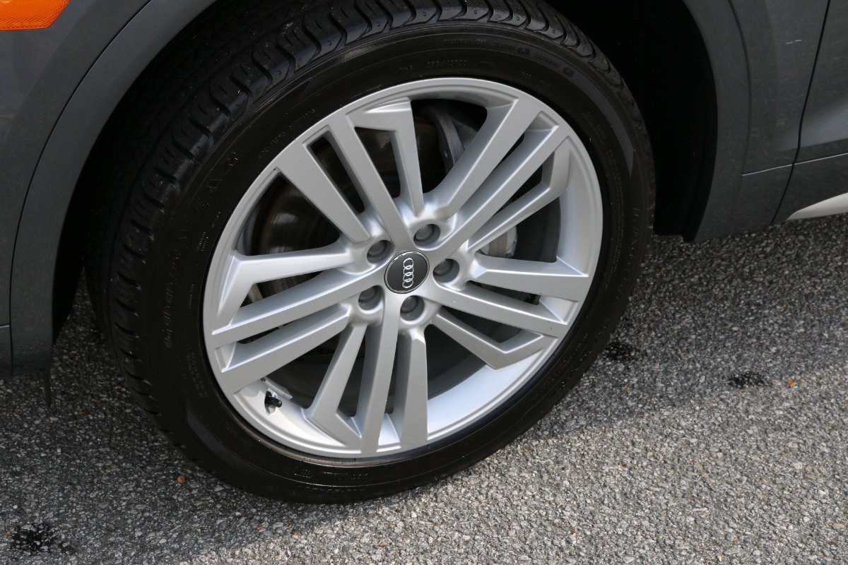 Vehicle image 14 of 32