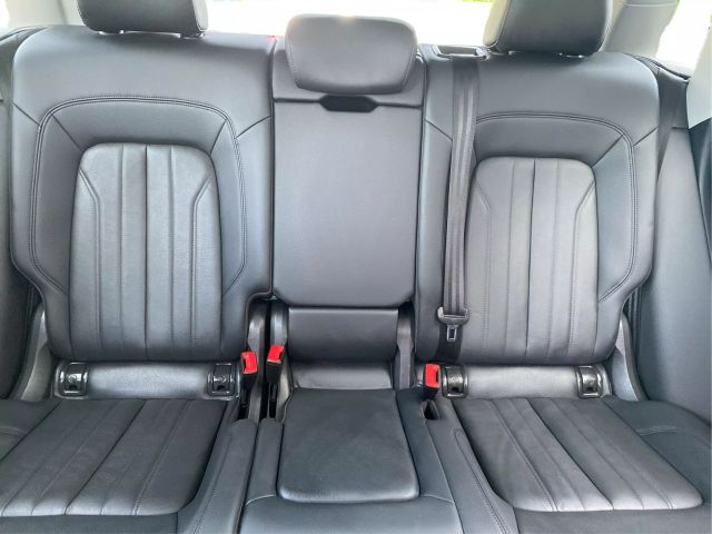 Vehicle image 15 of 37