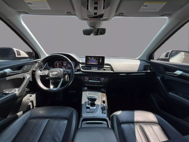 Vehicle image 24 of 30