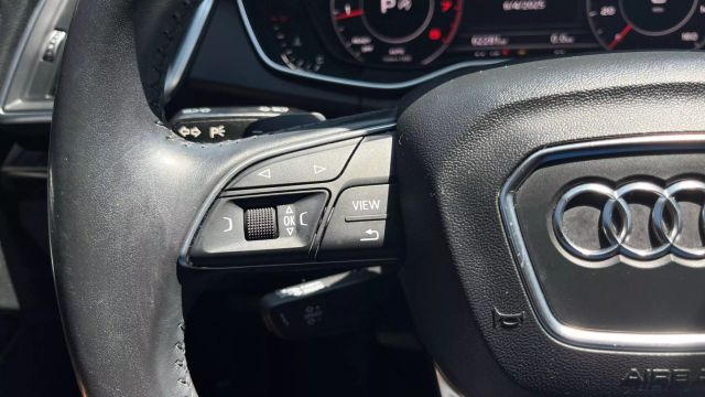 Vehicle image 28 of 30