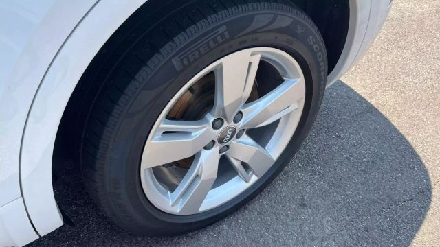 Vehicle image 15 of 30