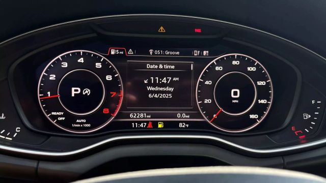 Vehicle image 20 of 30