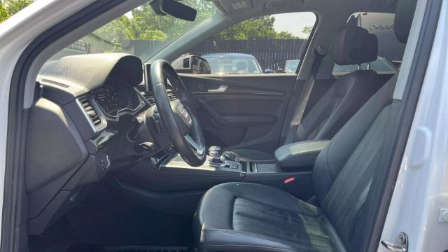 Vehicle image 9 of 30