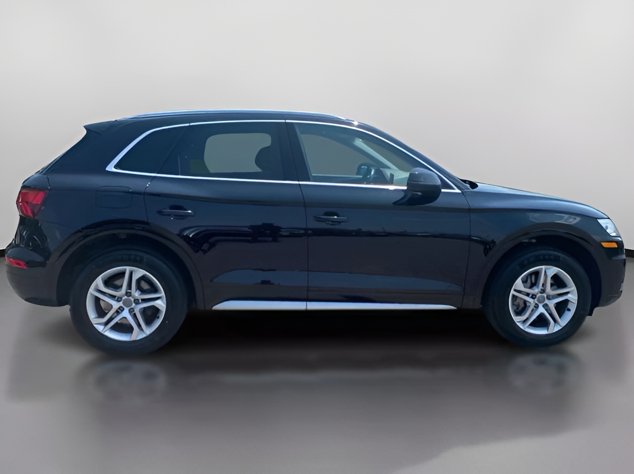 Vehicle image 42 of 46