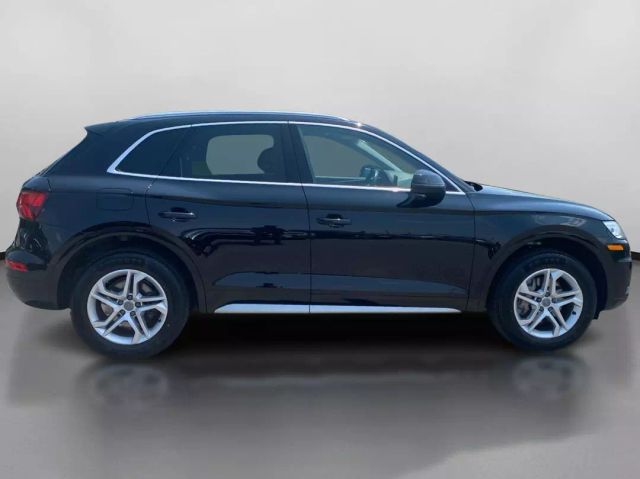 Vehicle image 4 of 46