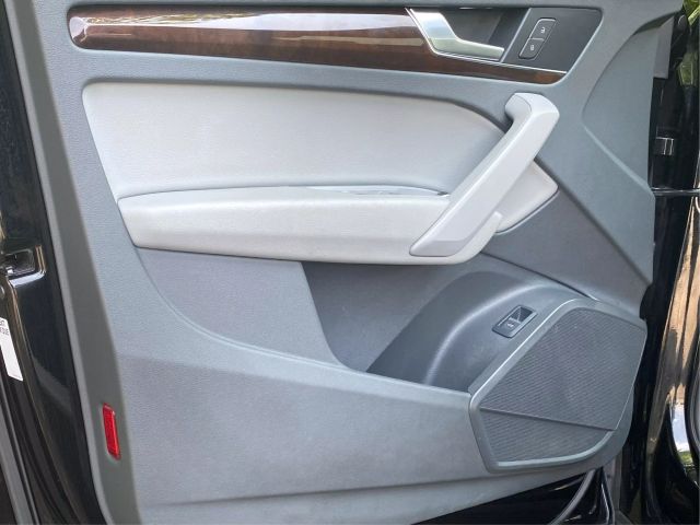 Vehicle image 19 of 46