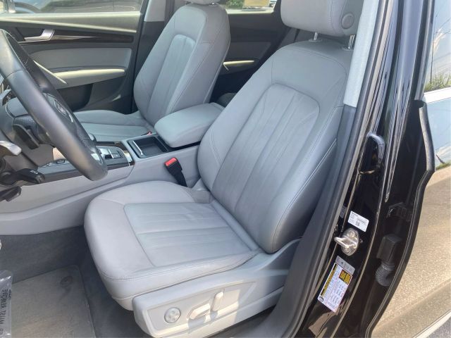 Vehicle image 10 of 46
