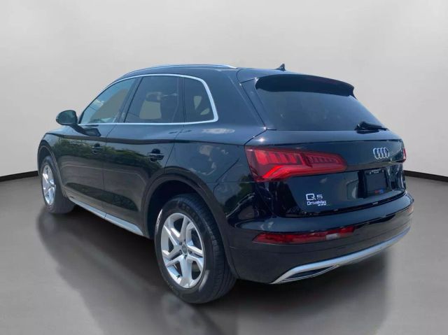 Vehicle image 7 of 46