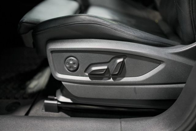 2019 Audi Q5 Prestige Image 37 of 55