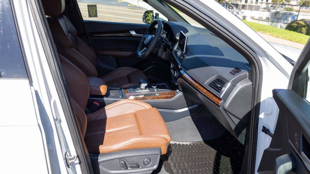 2019 Audi Q5 Prestige Image 17 of 29