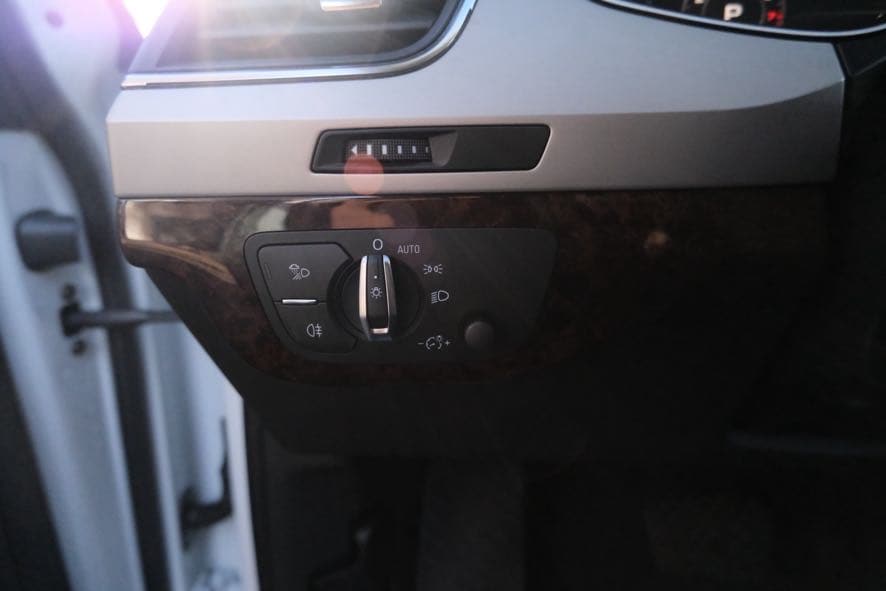 Vehicle image 41 of 48