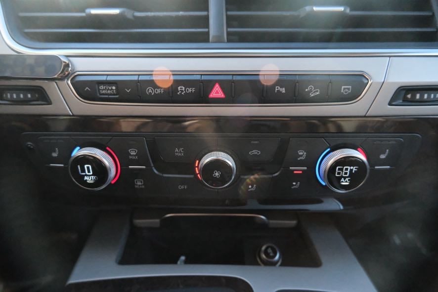 Vehicle image 33 of 48