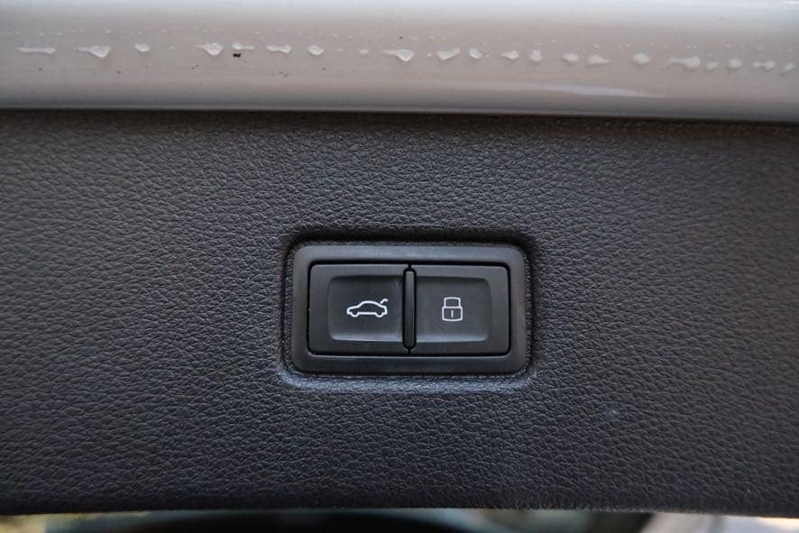 Vehicle image 13 of 48