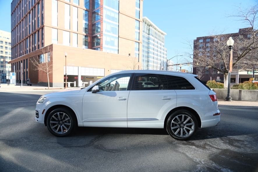 Vehicle image 2 of 48