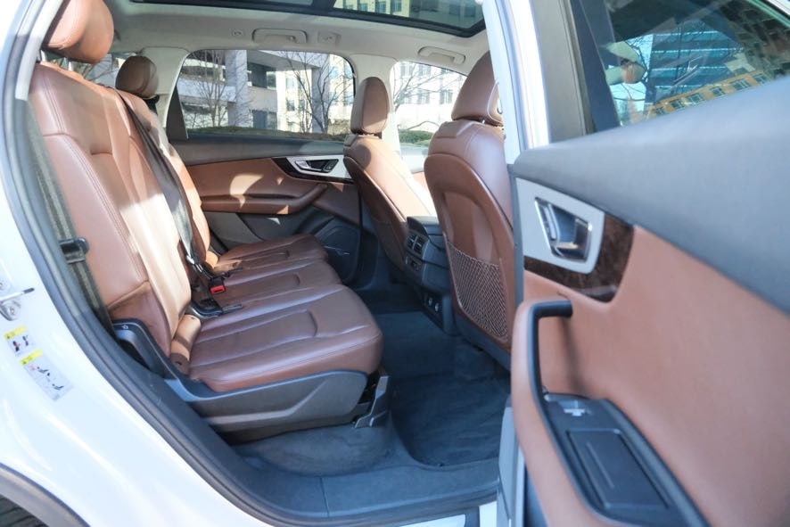 Vehicle image 27 of 48