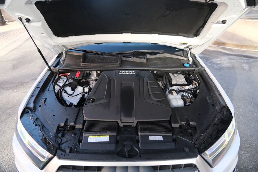 Vehicle image 40 of 48