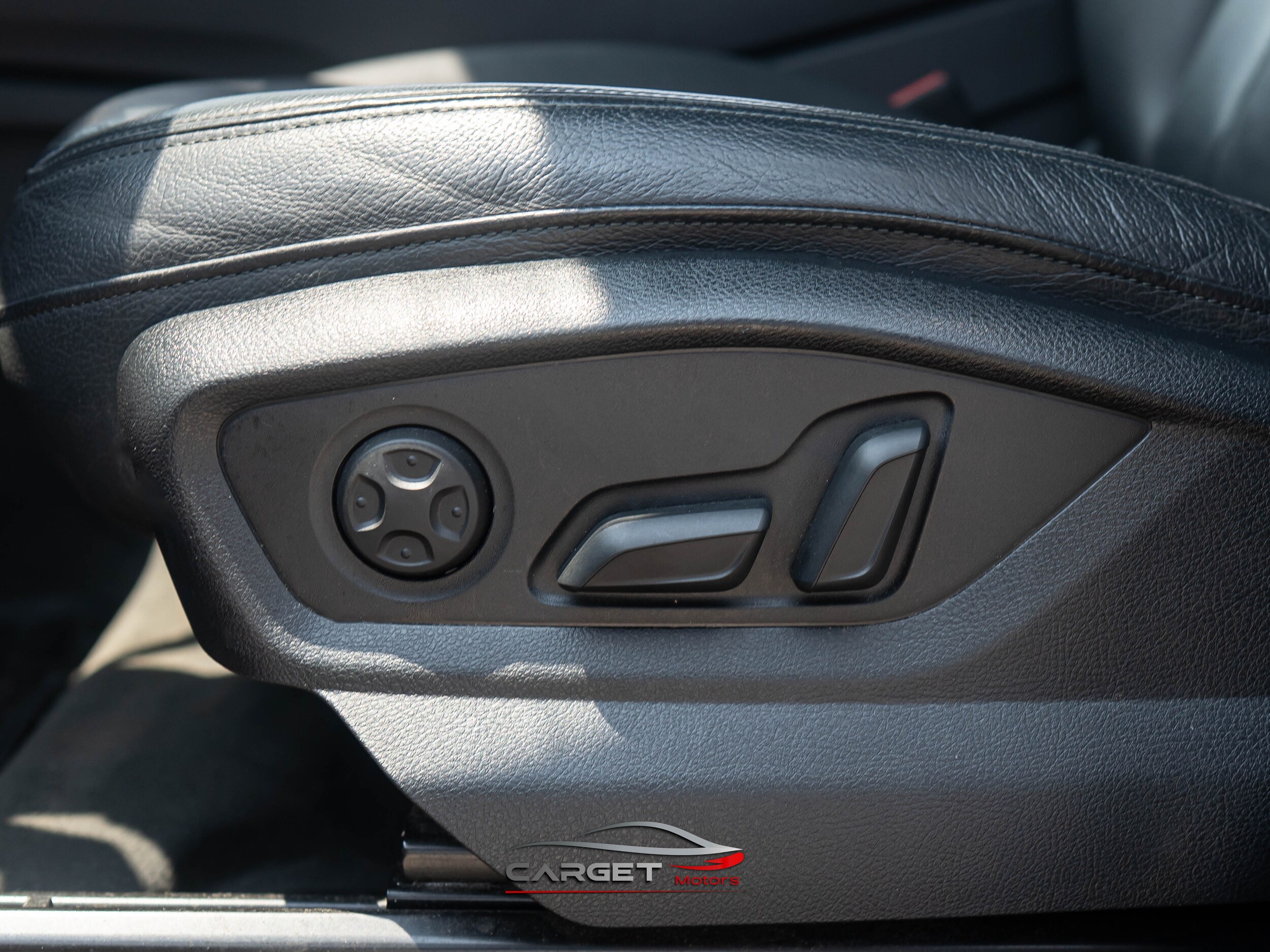 Vehicle image 39 of 53